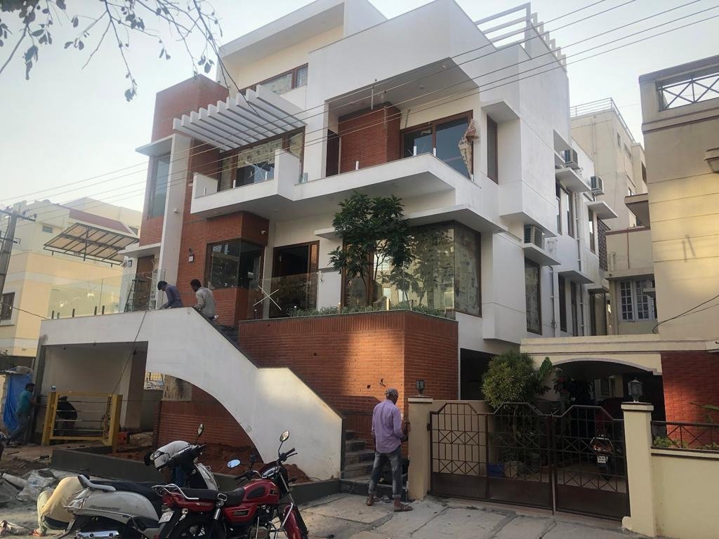 Residential villa by Naveen Associates, Bengaluru