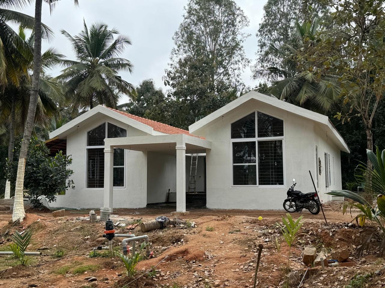 Residential villa by Naveen Associates, Bengaluru